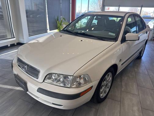 2001 Volvo S40 Base