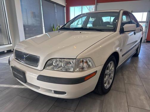 2001 Volvo S40 Base