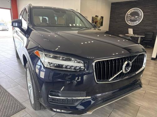 2017 Volvo XC90 T6 Momentum