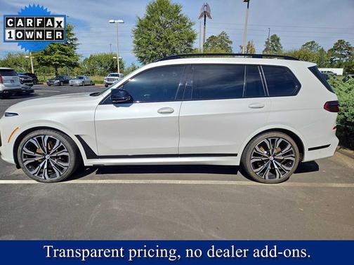 2023 BMW X7 M60i