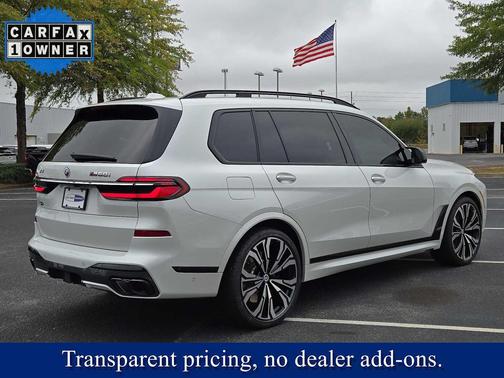 2023 BMW X7 M60i