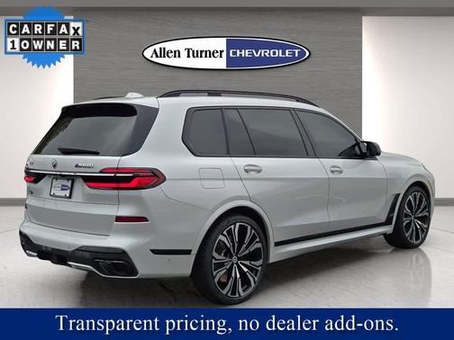 2023 BMW X7 M60i
