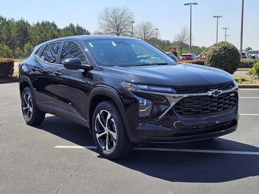 Mosaic Black Metallic 2026 Chevrolet Trax FWD 1RS