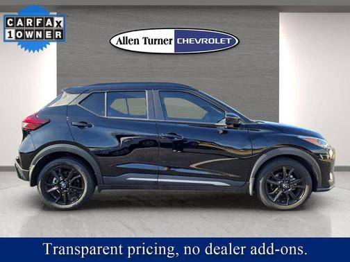 2023 Nissan Kicks SR