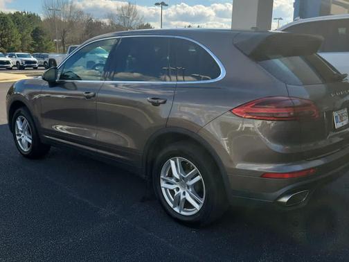 2016 Porsche Cayenne Cayenne