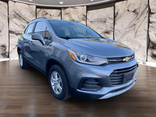 Satin Steel Metallic 2019 Chevrolet Trax LT