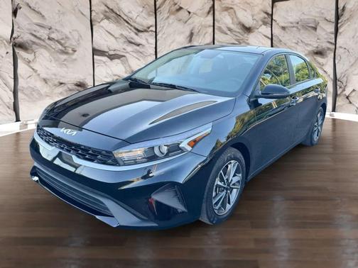 Aurora Black 2023 Kia Forte LXS