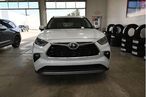 2022 Toyota Highlander Platinum