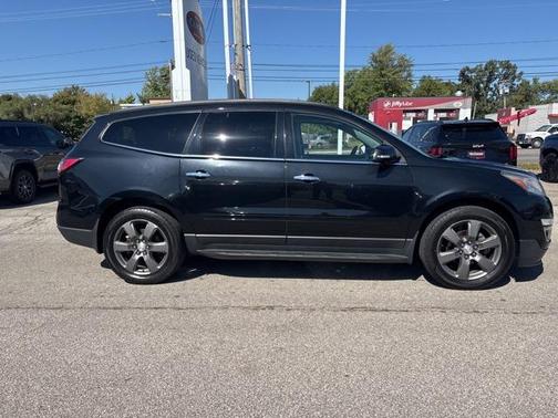 2017 Chevrolet Traverse 2LT