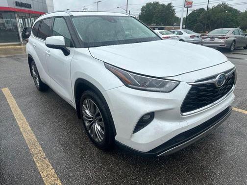 Wind Chill Pearl 2022 Toyota Highlander Hybrid Platinum