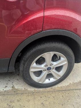 Ruby Red Metallic Tinted Clearcoat 2015 Ford Escape SE
