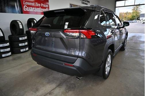 2020 Toyota RAV4 Hybrid XLE