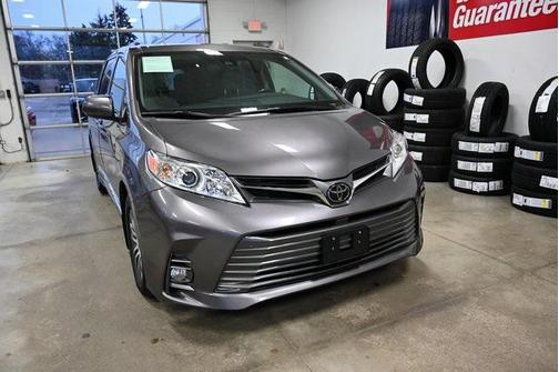 2019 Toyota Sienna XLE