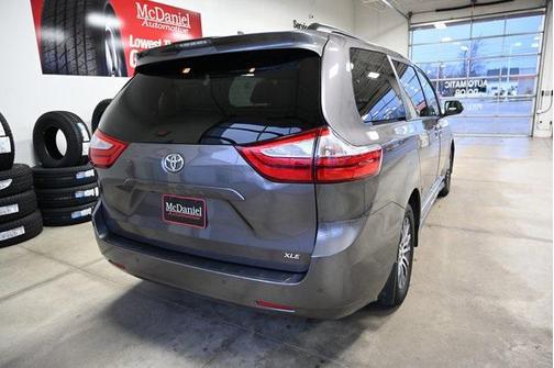 2019 Toyota Sienna XLE