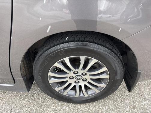 2019 Toyota Sienna XLE