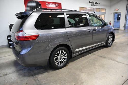 2019 Toyota Sienna XLE