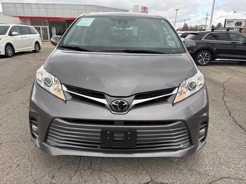 2019 Toyota Sienna XLE