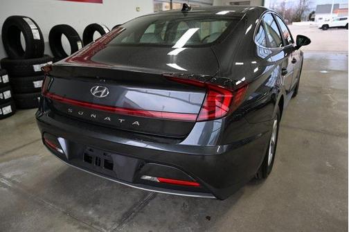 2022 Hyundai SONATA SE