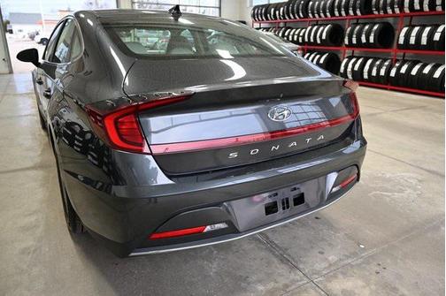 2022 Hyundai SONATA SE