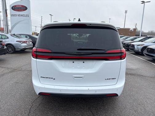 2025 Chrysler Pacifica Limited