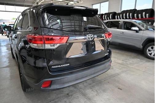 2017 Toyota Highlander SE