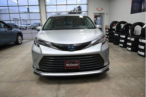 2023 Toyota Sienna XLE