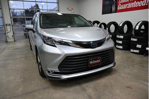 2023 Toyota Sienna XLE