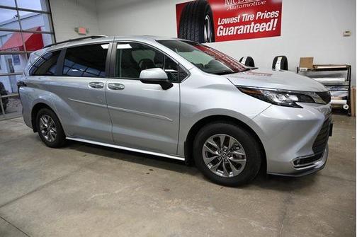 2023 Toyota Sienna XLE
