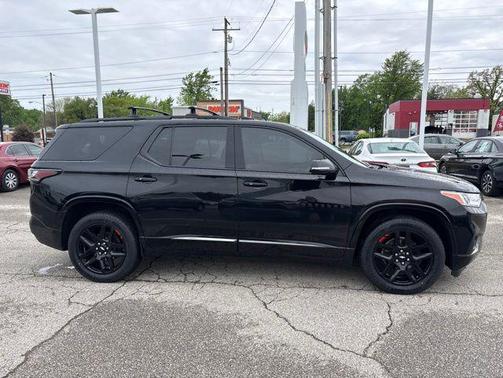 Mosaic Black Metallic 2019 Chevrolet Traverse Premier