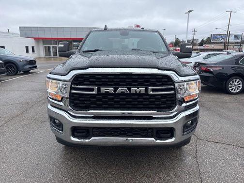 Diamond Black Crystal Pearlcoat 2024 RAM 2500 Big Horn Crew Cab 4x4 6'4' Box