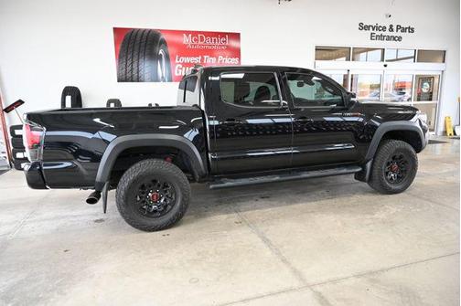 Midnight Black Metallic 2018 Toyota Tacoma TRD Pro