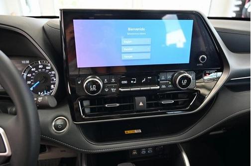 2025 Toyota Highlander Hybrid XLE