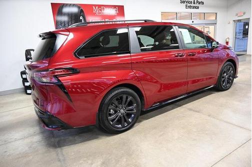 2025 Toyota Sienna XSE 7 Passenger