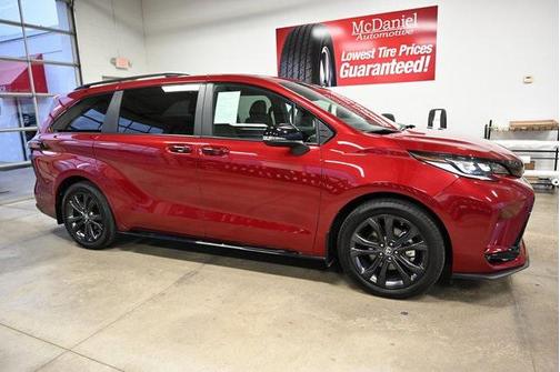 2025 Toyota Sienna XSE 7 Passenger