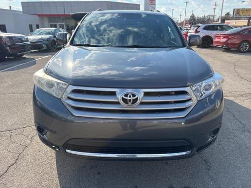 2011 Toyota Highlander SE