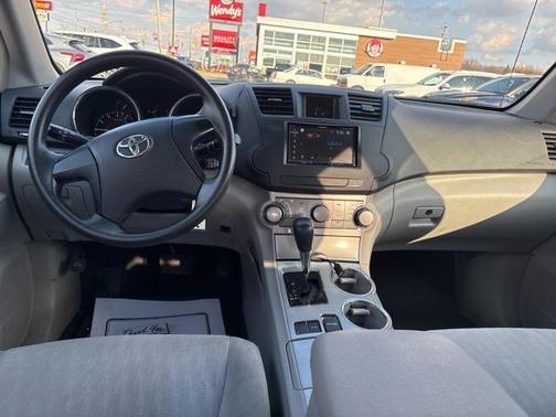 2011 Toyota Highlander SE