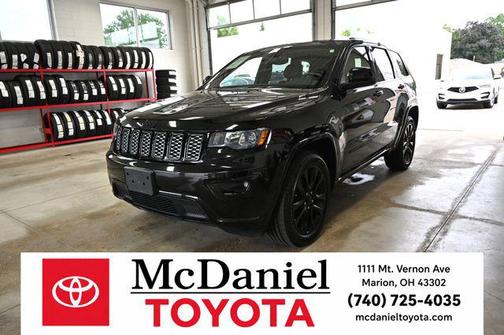 Diamond Black Crystal Pearlcoat 2018 Jeep Grand Cherokee Altitude