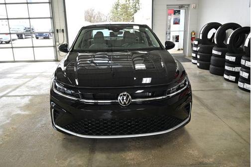 Deep Black Pearl 2025 Volkswagen Jetta 1.5T S
