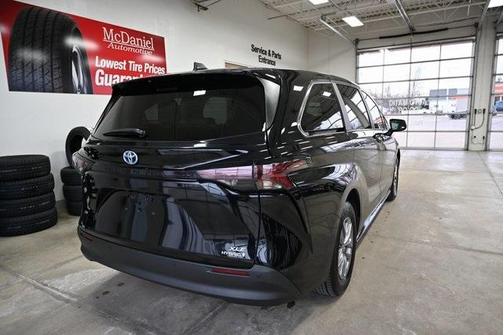 2024 Toyota Sienna XLE