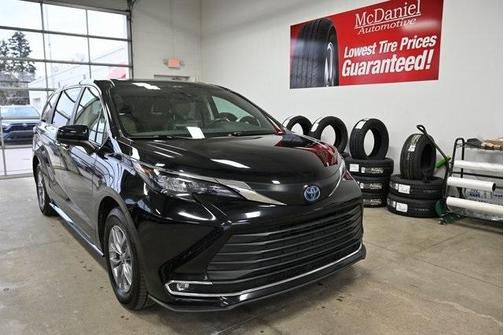2024 Toyota Sienna XLE