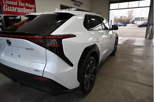 2025 Toyota bZ4X Limited