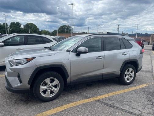 2020 Toyota RAV4 Hybrid XLE