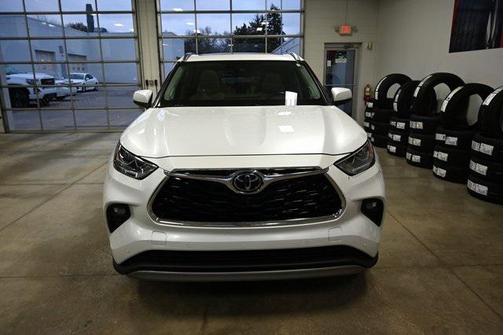 2022 Toyota Highlander Platinum