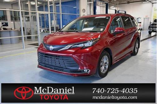 2021 Toyota Sienna XLE 8 Passenger