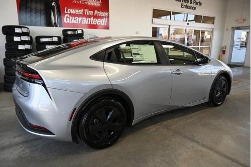2025 Toyota Prius LE