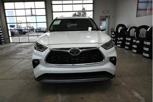 2022 Toyota Highlander Platinum