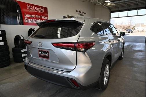 2022 Toyota Highlander LE