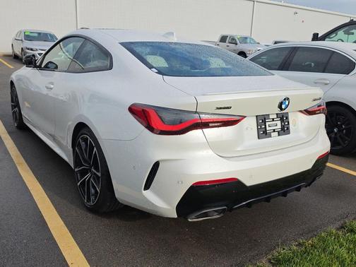 Mineral White Metallic 2021 BMW M440 i xDrive