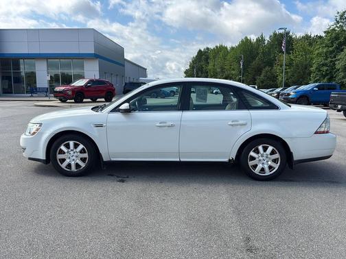 White Sand Clearcoat Metallic Tri-Coat 2009 Ford Taurus SE