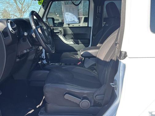 2018 Jeep Wrangler JK Sahara